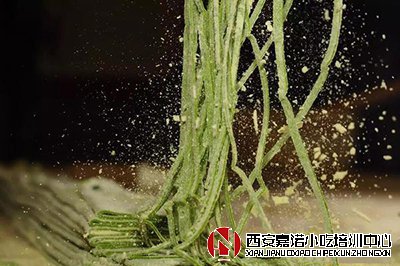 陜西菠菜面培訓(xùn)的制作方法